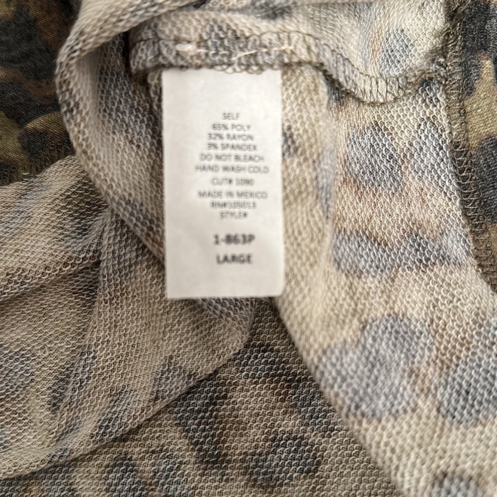 Olive Leopard Print Shirt-NWOT - Picture 4 of 4